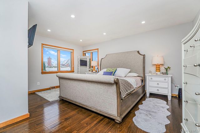 27 Witteman Place, Staten Island, NY 10301