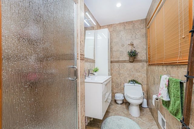 27 Witteman Place, Staten Island, NY 10301