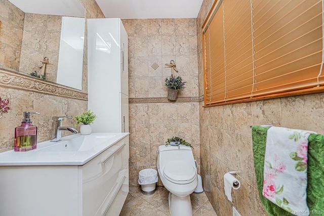 27 Witteman Place, Staten Island, NY 10301