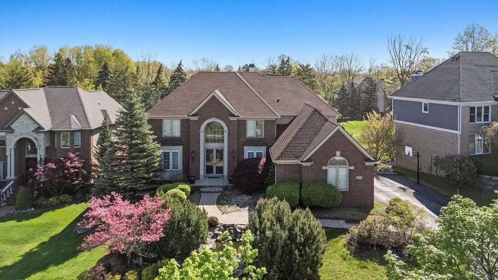 6517 Chelsea Bridge, West Bloomfield Twp, MI 48322