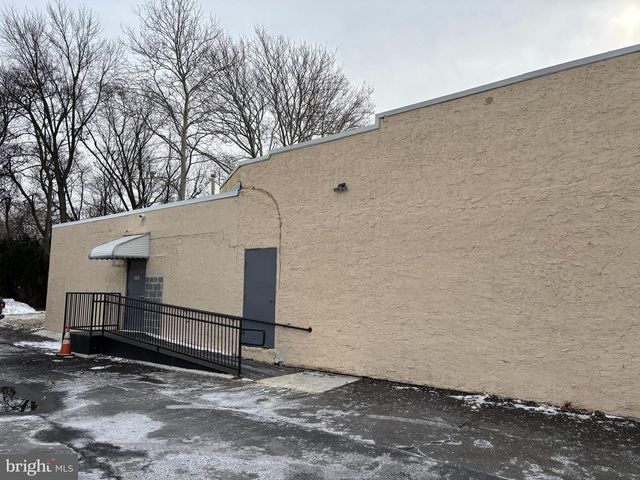 1737 OLD YORK RD, Abington, PA 19001