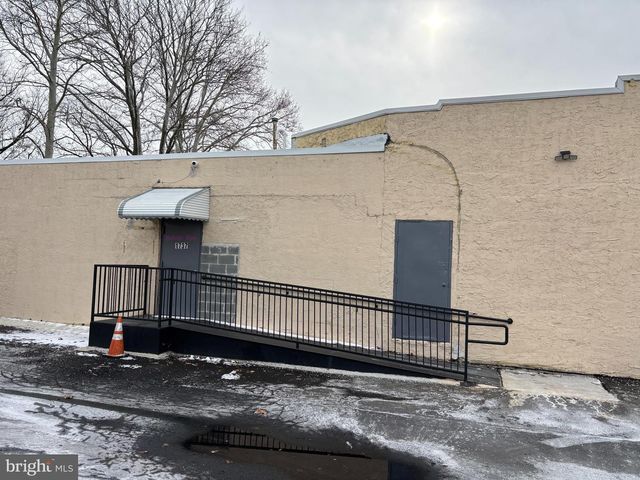 1737 OLD YORK RD, Abington, PA 19001