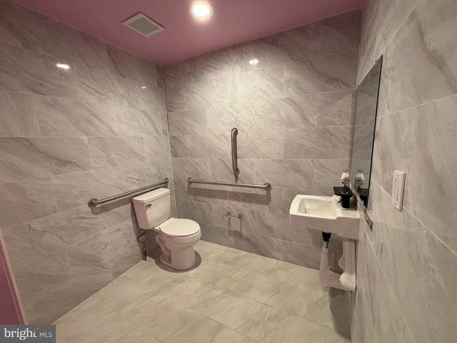 1737 OLD YORK RD, Abington, PA 19001