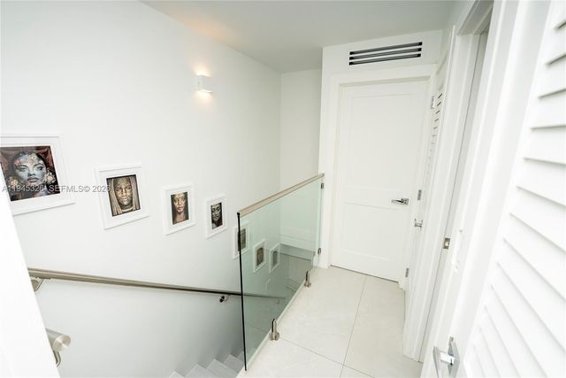 881 Ocean Dr TH15, Key Biscayne, FL 33149