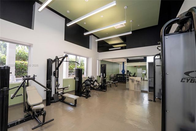 881 Ocean Dr TH15, Key Biscayne, FL 33149