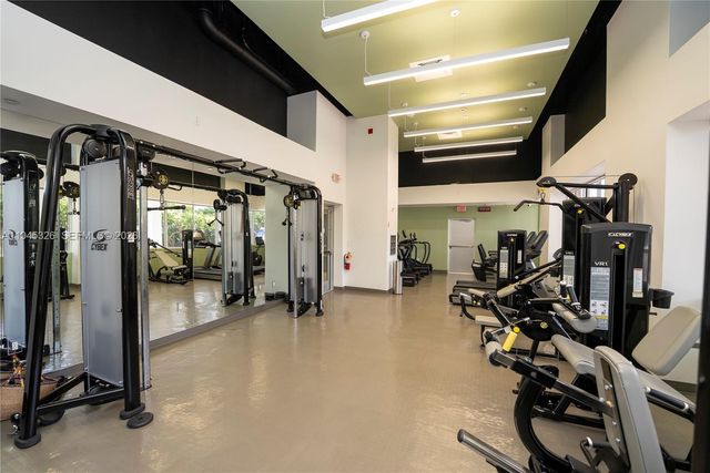 881 Ocean Dr TH15, Key Biscayne, FL 33149