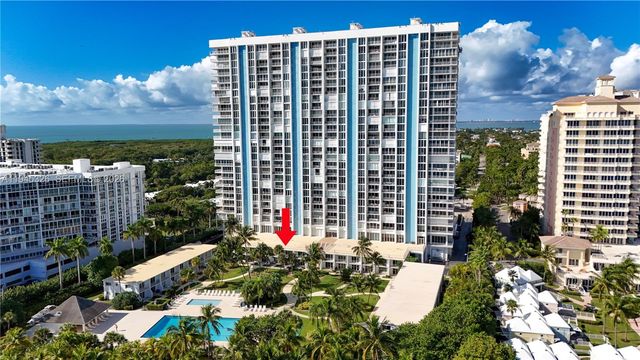881 Ocean Dr TH15, Key Biscayne, FL 33149