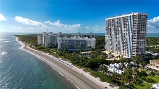 881 Ocean Dr TH15, Key Biscayne, FL 33149