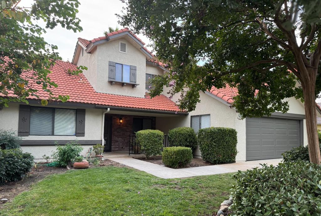 9255 N Recreation, Fresno, CA 93720