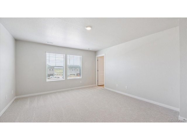 688 N Ukraine St, Aurora, CO 80018