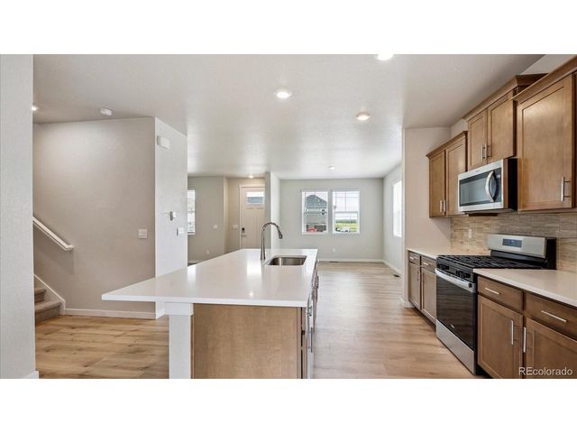 688 N Ukraine St, Aurora, CO 80018