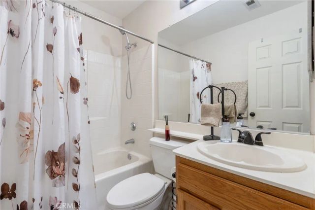 2416 Oakgrove Street, Rosamond, CA 93560