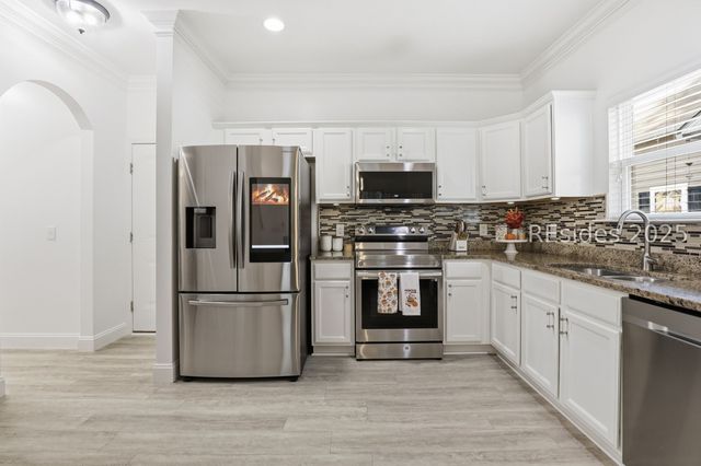 44 Running Oak Dr, Bluffton, SC 29910