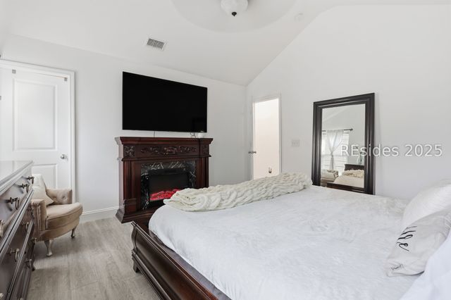 44 Running Oak Dr, Bluffton, SC 29910