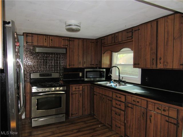 9714 Salem Warren Road, Salem, OH 44460