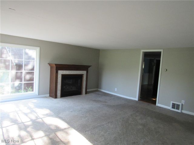 9714 Salem Warren Road, Salem, OH 44460