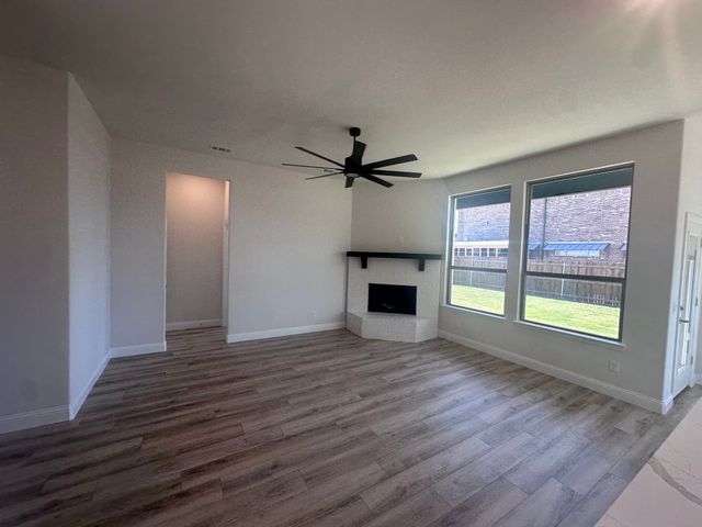 604 Austen Avenue, Tioga, TX 76271