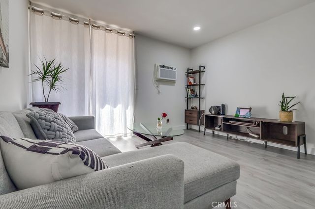 425 S Kenmore Avenue Avenue 306, Los Angeles, CA 90020