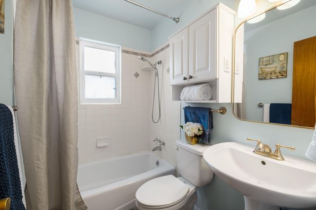 2717 Solano Drive NE, Albuquerque, NM 87110