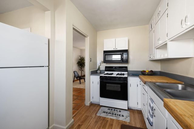 2717 Solano Drive NE, Albuquerque, NM 87110