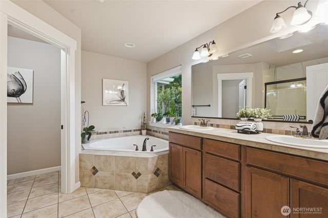 35214 4th Place SW, Federal Way, WA 98023