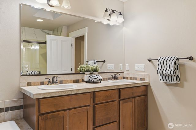 35214 4th Place SW, Federal Way, WA 98023
