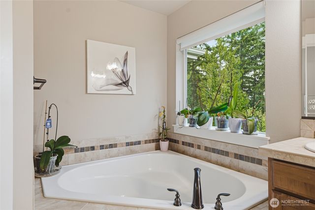35214 4th Place SW, Federal Way, WA 98023