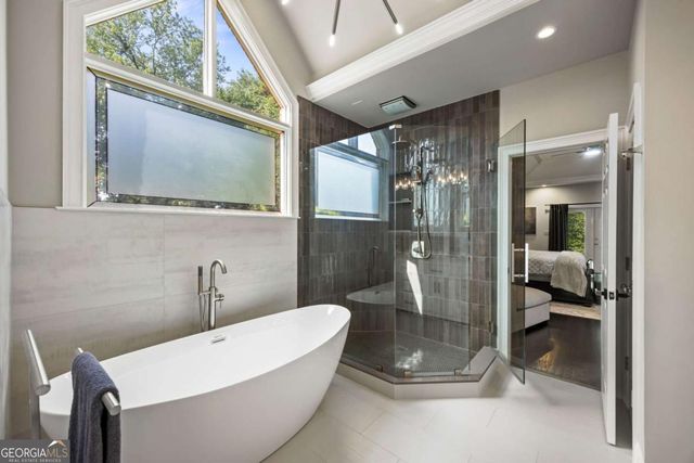 240 Embassy Court, Sandy Springs, GA 30328