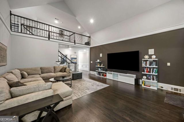 240 Embassy Court, Sandy Springs, GA 30328