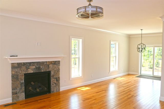 515 School Street, North Kingstown, RI 02852