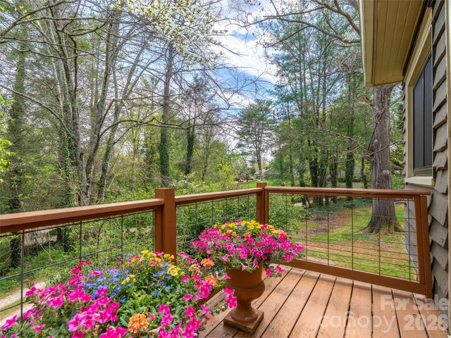 686 New Haw Creek Road, Asheville, NC 28805