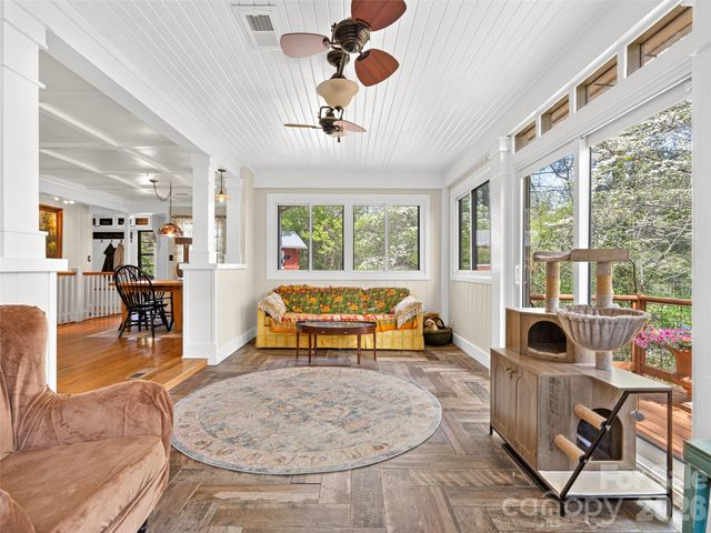 686 New Haw Creek Road, Asheville, NC 28805