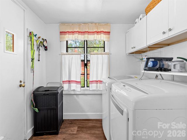 686 New Haw Creek Road, Asheville, NC 28805