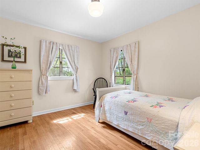 686 New Haw Creek Road, Asheville, NC 28805