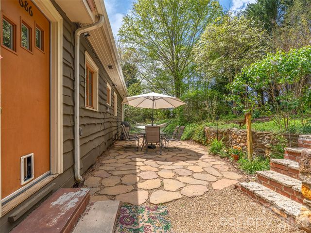 686 New Haw Creek Road, Asheville, NC 28805