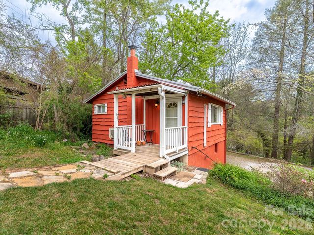 686 New Haw Creek Road, Asheville, NC 28805