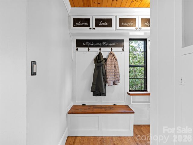 686 New Haw Creek Road, Asheville, NC 28805
