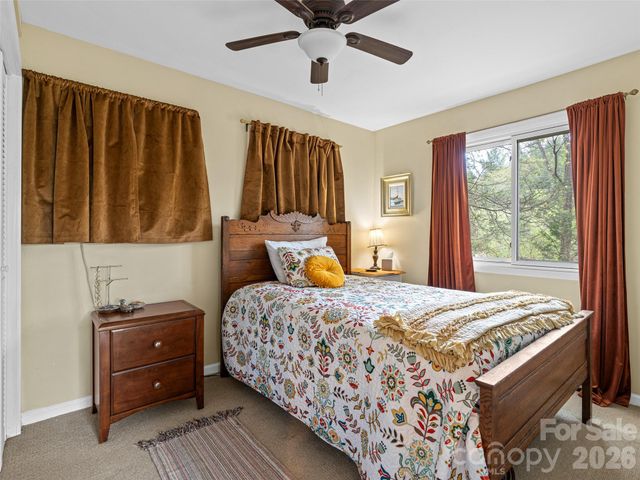 686 New Haw Creek Road, Asheville, NC 28805