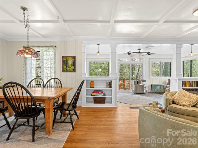 686 New Haw Creek Road, Asheville, NC 28805