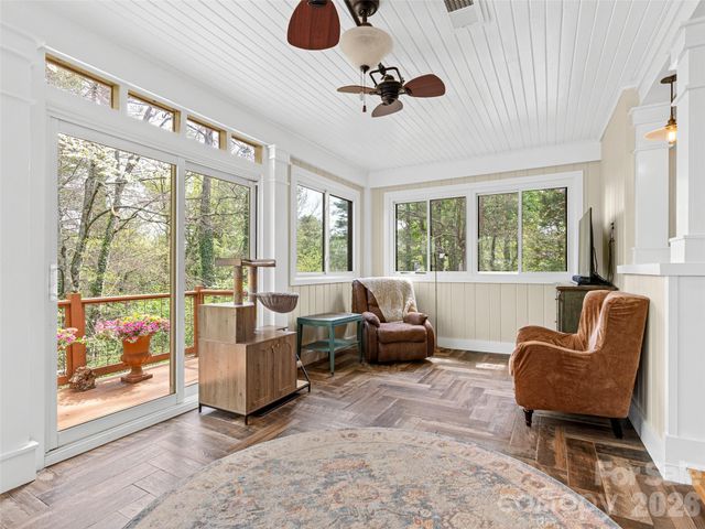 686 New Haw Creek Road, Asheville, NC 28805