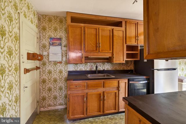 7737 PARKVIEW RD, Upper Darby, PA 19082