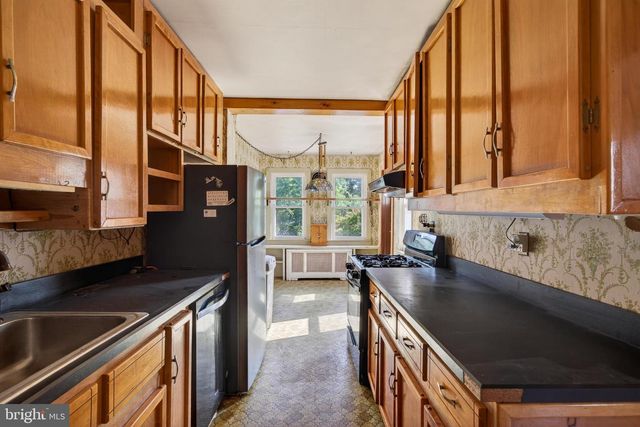 7737 PARKVIEW RD, Upper Darby, PA 19082
