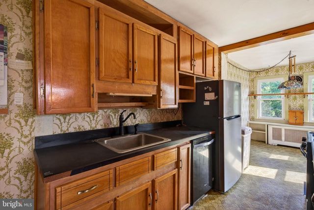 7737 PARKVIEW RD, Upper Darby, PA 19082