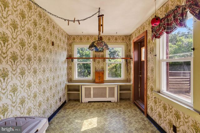 7737 PARKVIEW RD, Upper Darby, PA 19082