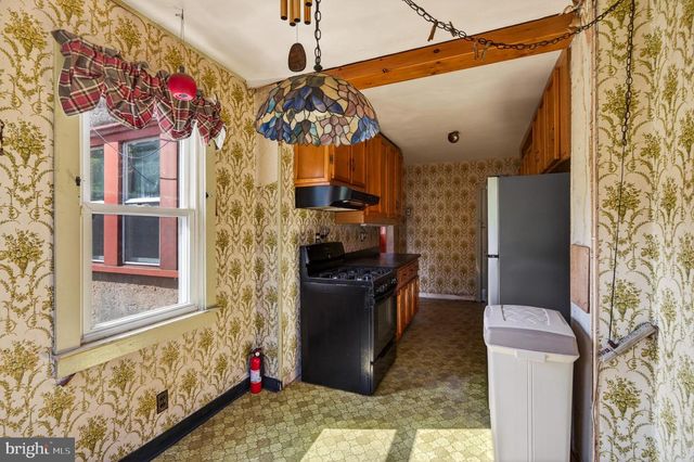 7737 PARKVIEW RD, Upper Darby, PA 19082