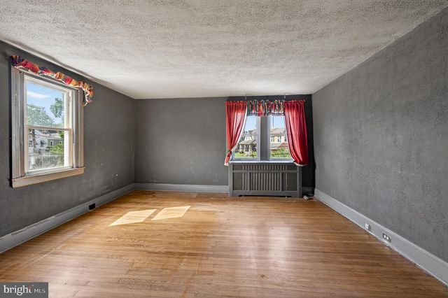 7737 PARKVIEW RD, Upper Darby, PA 19082