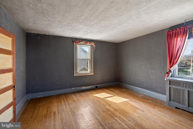 7737 PARKVIEW RD, Upper Darby, PA 19082