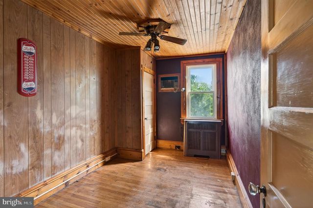 7737 PARKVIEW RD, Upper Darby, PA 19082
