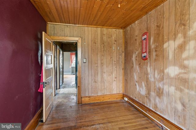 7737 PARKVIEW RD, Upper Darby, PA 19082