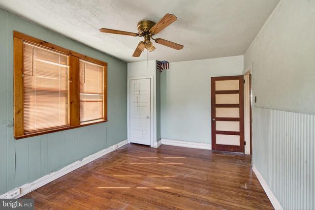 7737 PARKVIEW RD, Upper Darby, PA 19082